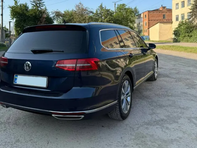 Volkswagen Passat - фото 3