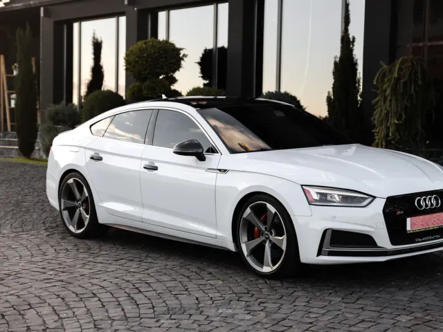 Audi S5 - фото 1