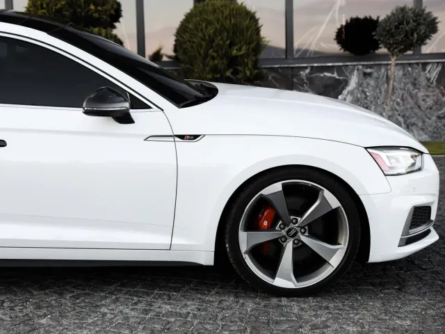 Audi S5 - фото 4