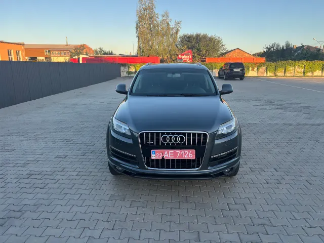Audi Q7 - фото 4