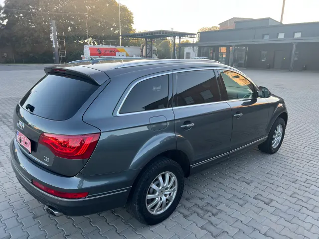 Audi Q7 - фото 2