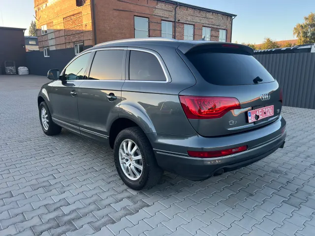 Audi Q7 - фото 3