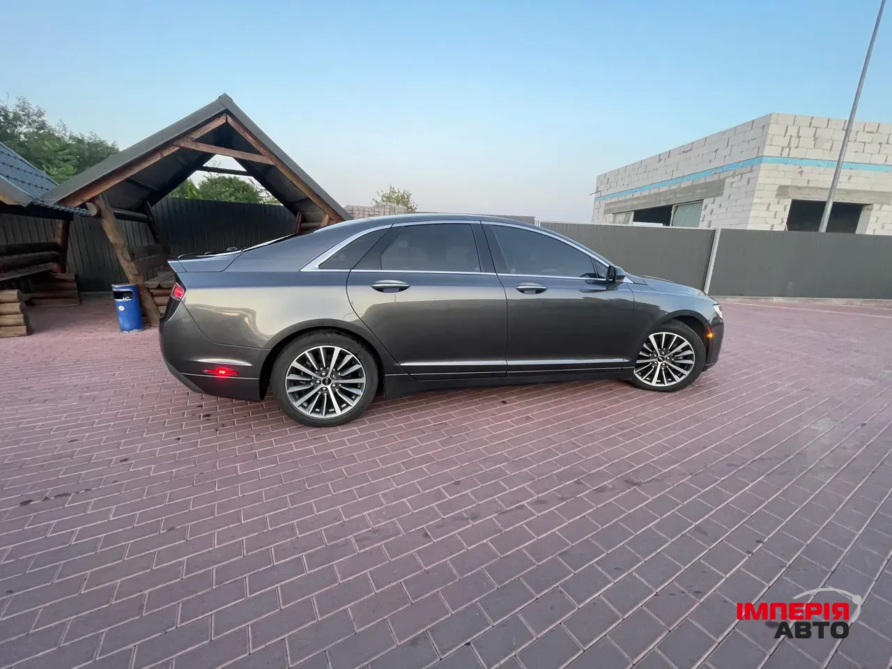 Lincoln MKZ - фото 2