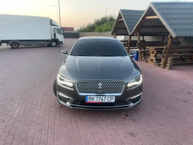 Lincoln MKZ - фото 3