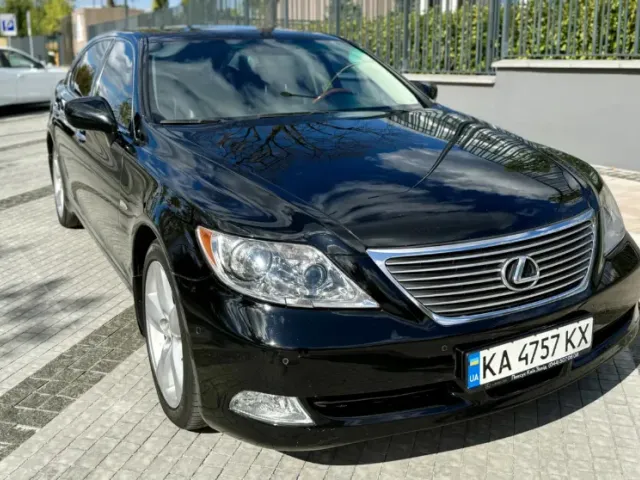 Lexus LS - фото 4