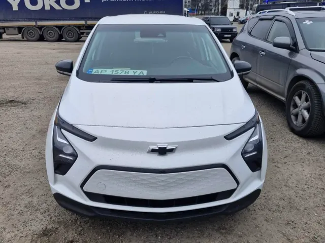 Chevrolet Bolt - фото 1