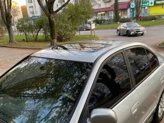 Mitsubishi Galant - фото 3