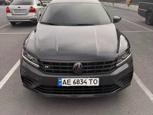 Volkswagen Passat - фото 3
