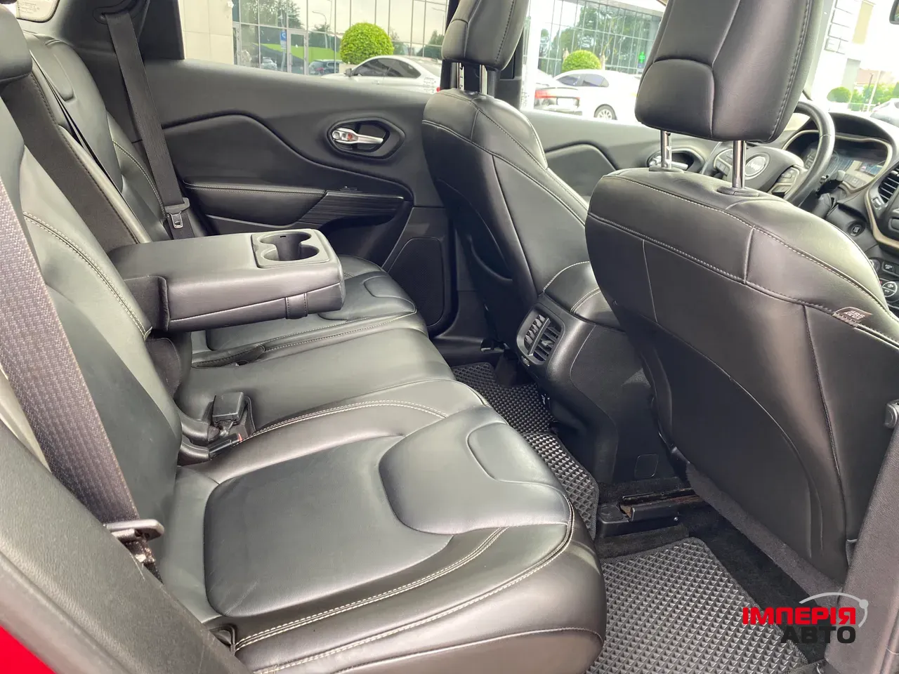 Jeep Cherokee - фото 12