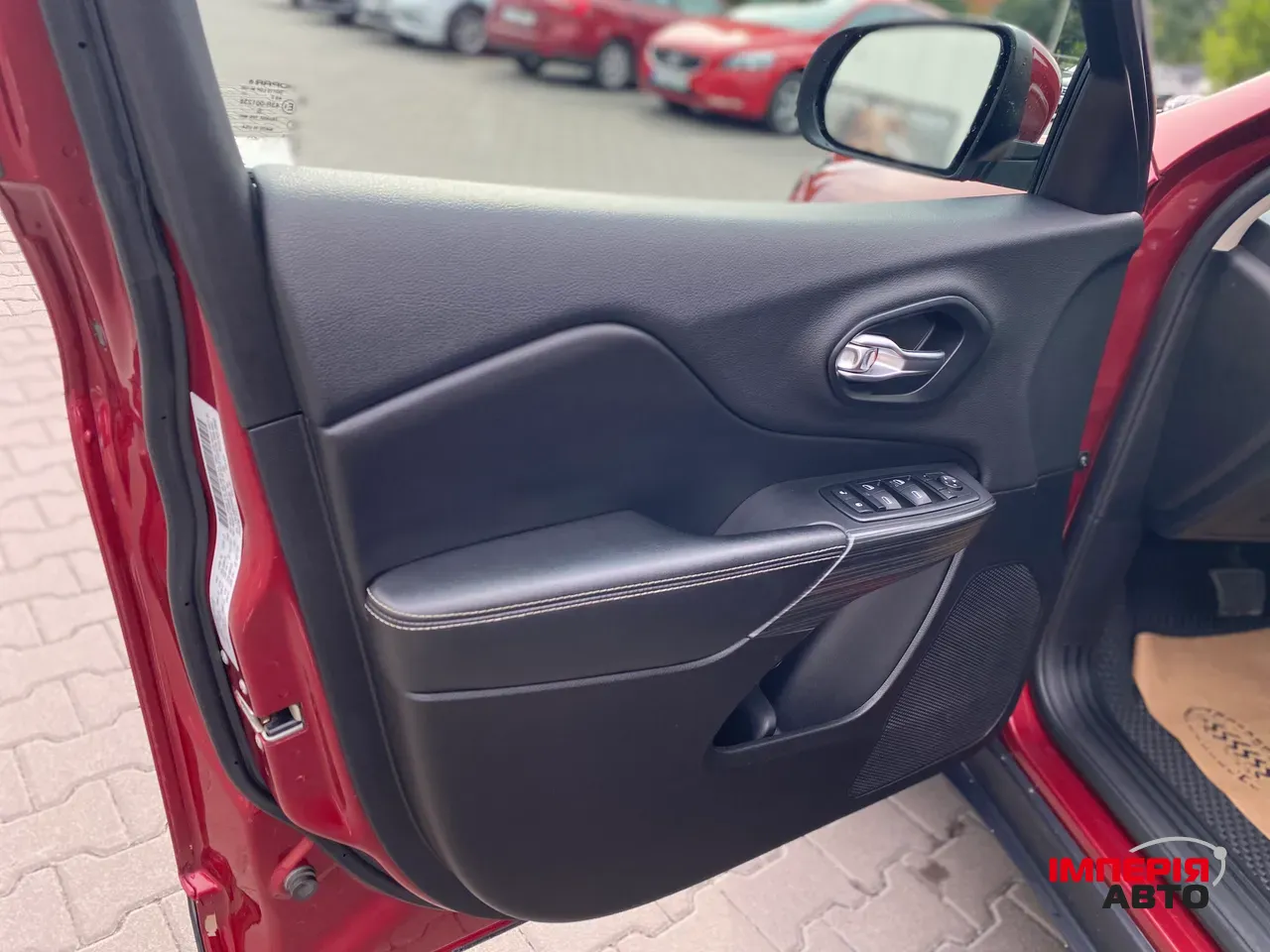 Jeep Cherokee - фото 13