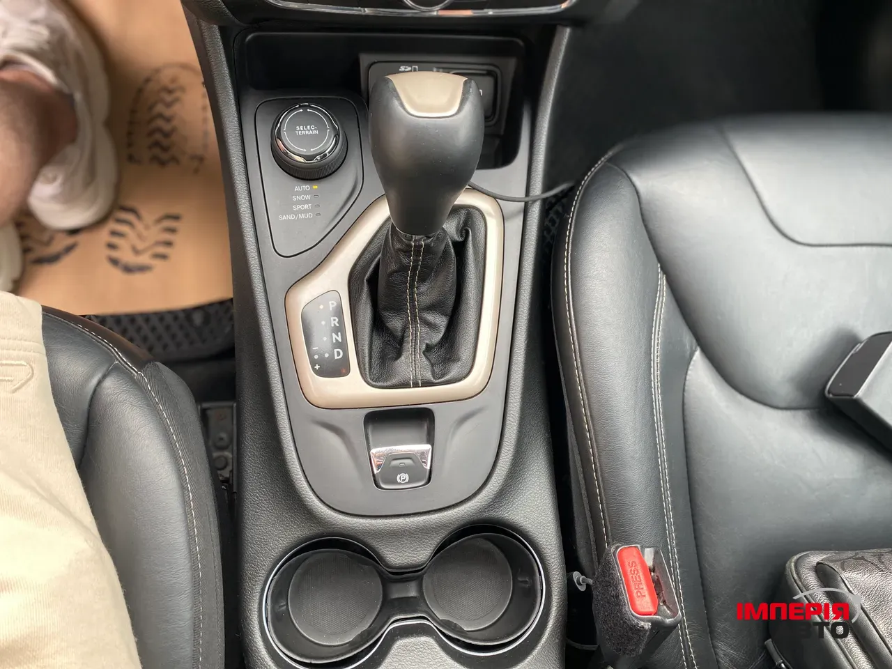 Jeep Cherokee - фото 25