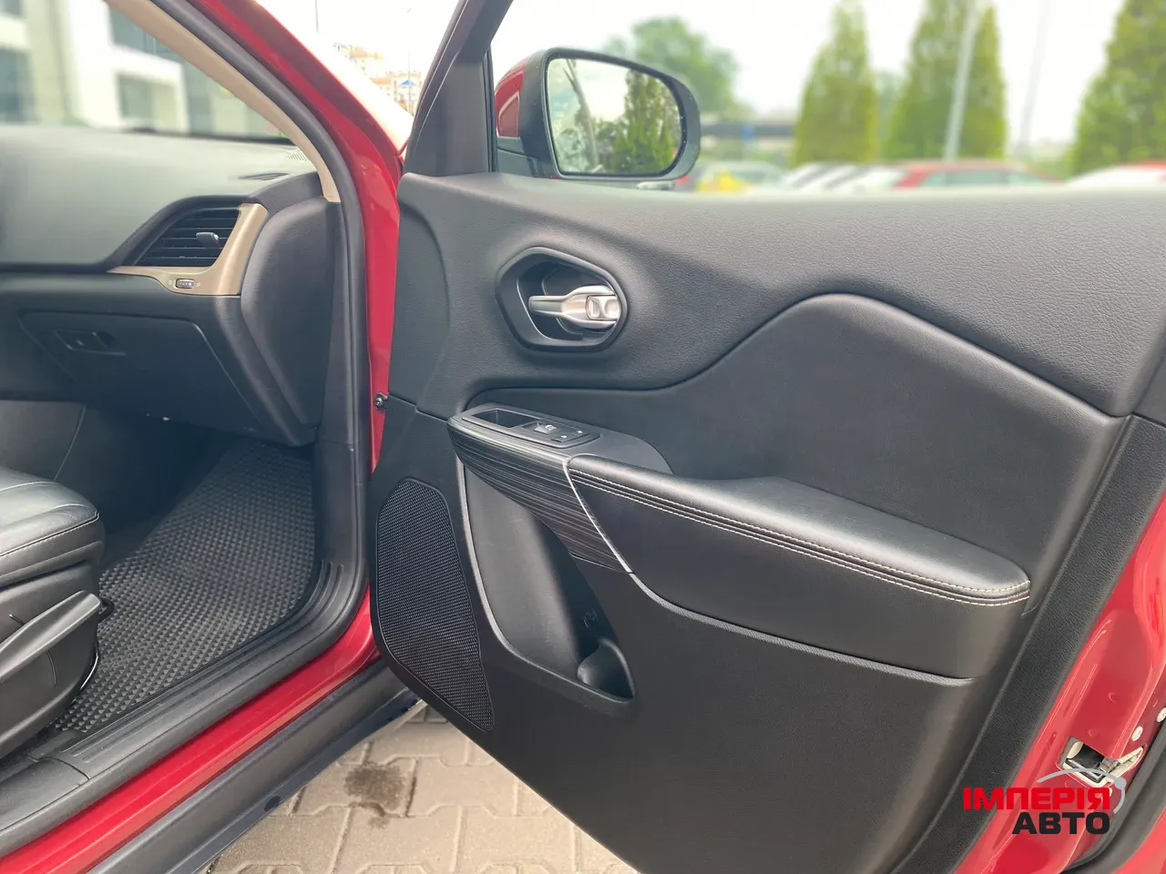 Jeep Cherokee - фото 14