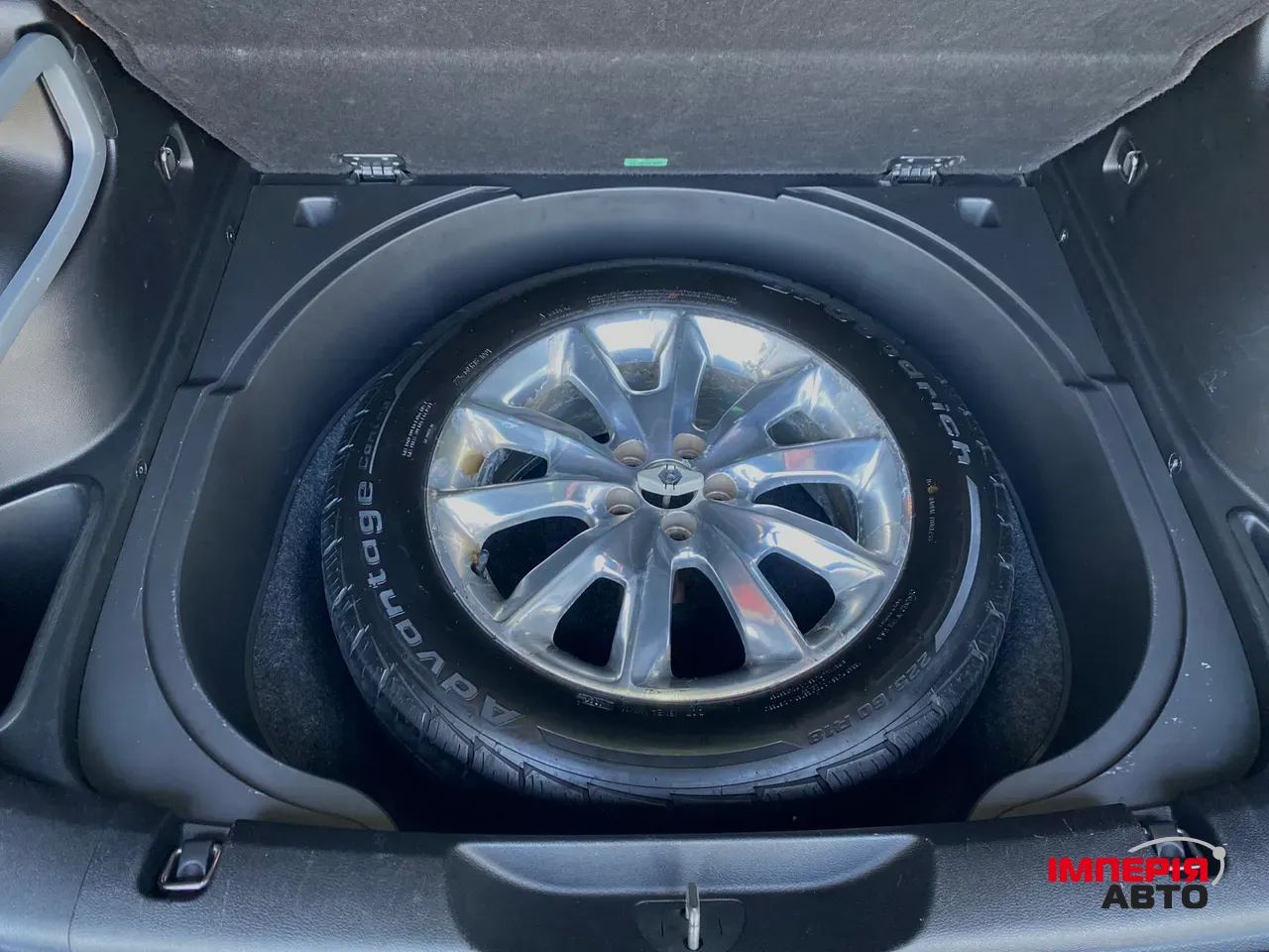 Jeep Cherokee - фото 8