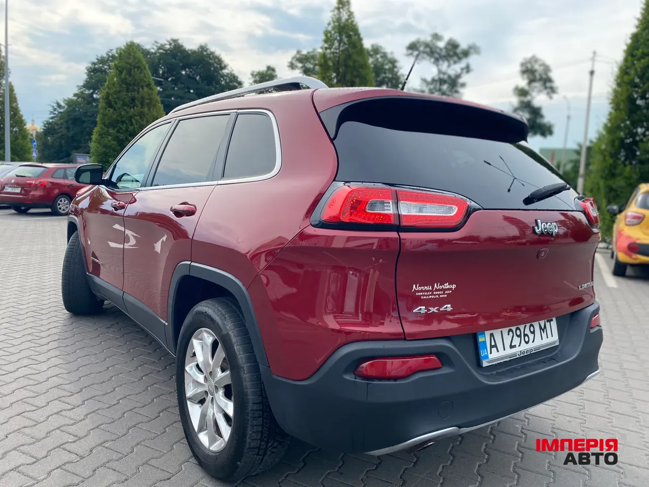 Jeep Cherokee - фото 3