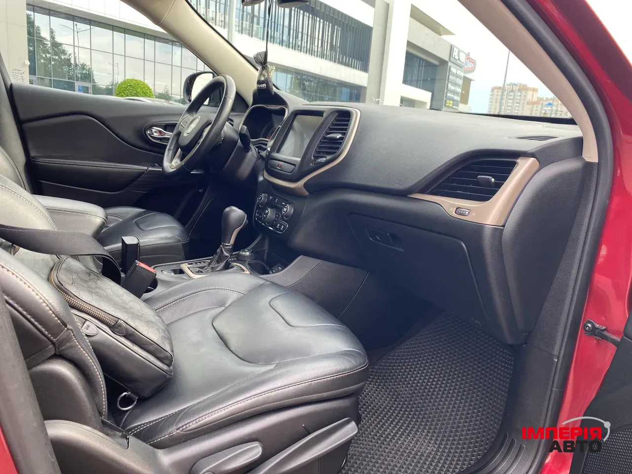 Jeep Cherokee - фото 15