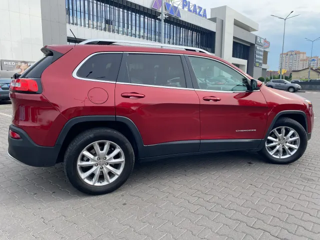 Jeep Cherokee - фото 2