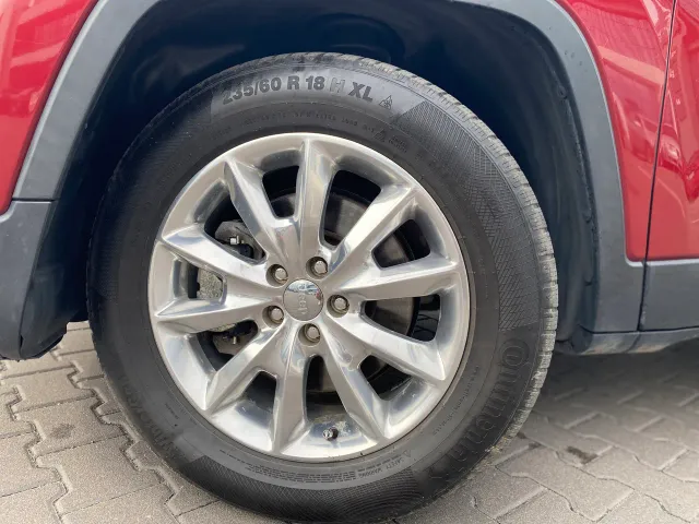 Jeep Cherokee - фото 5
