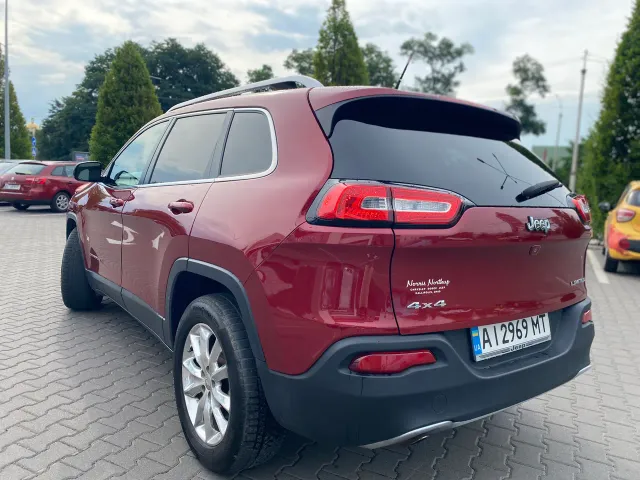 Jeep Cherokee - фото 3