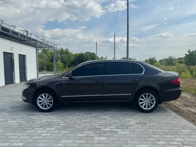 Skoda Superb - фото 5