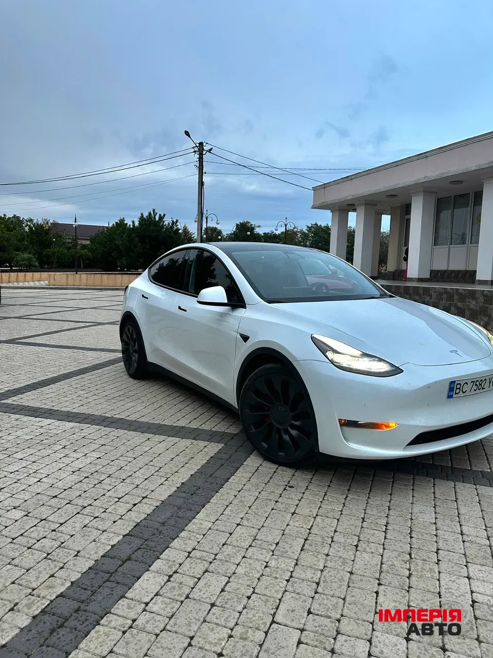 Tesla Model Y - фото 2