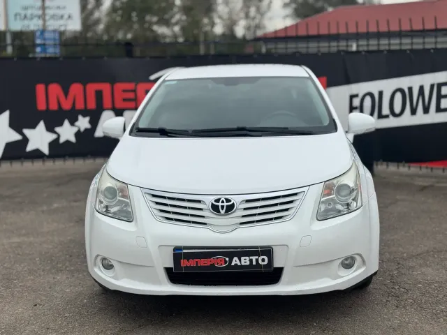 Toyota Avensis - фото 2