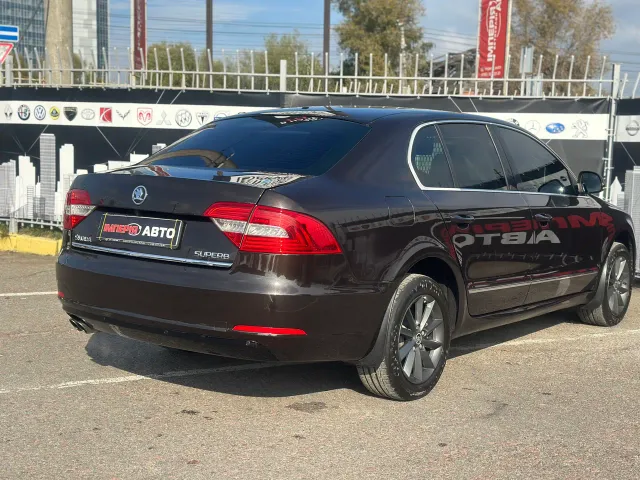 Skoda Superb - фото 4