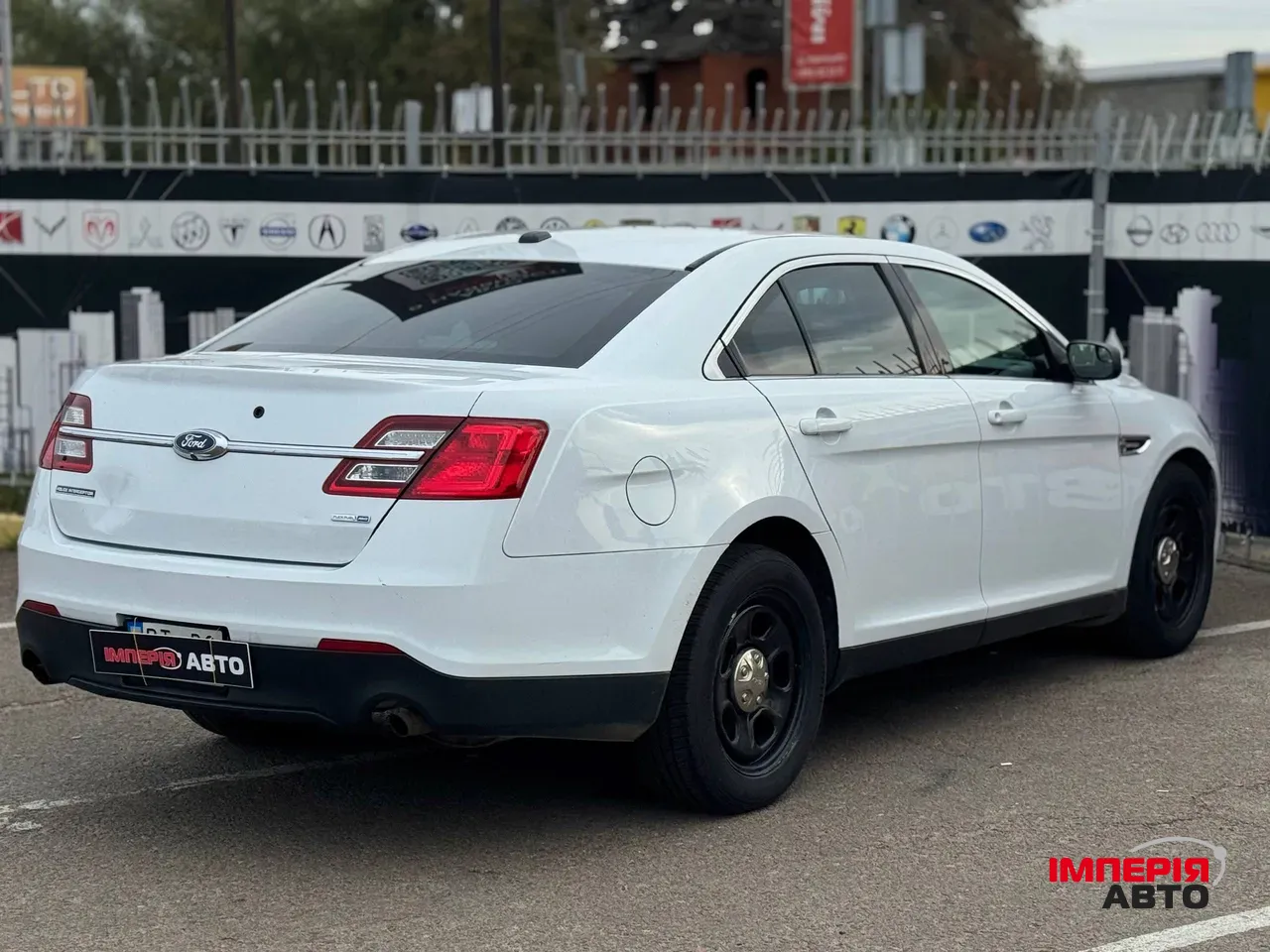 Ford Taurus - фото 4