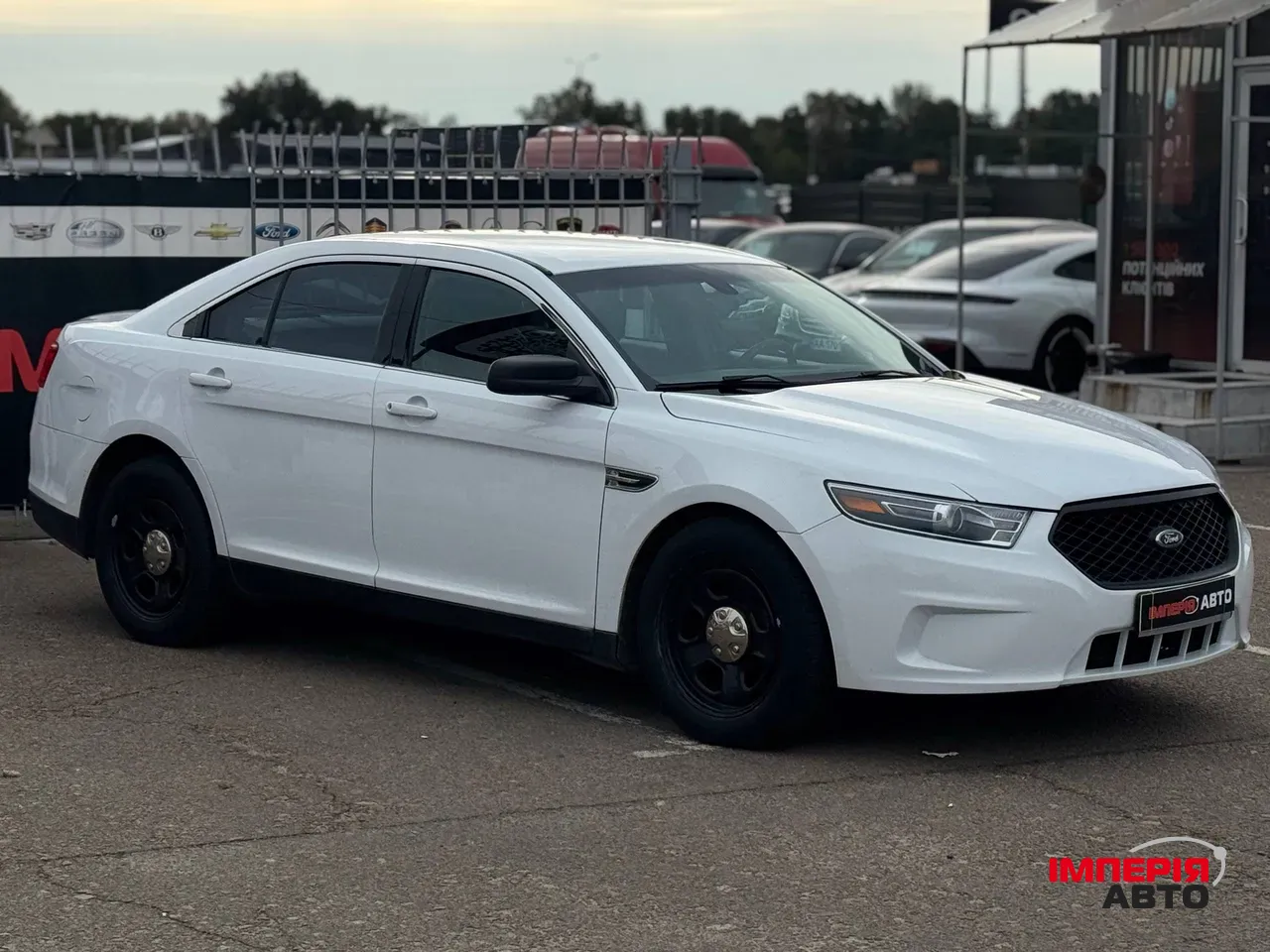 Ford Taurus - фото 2