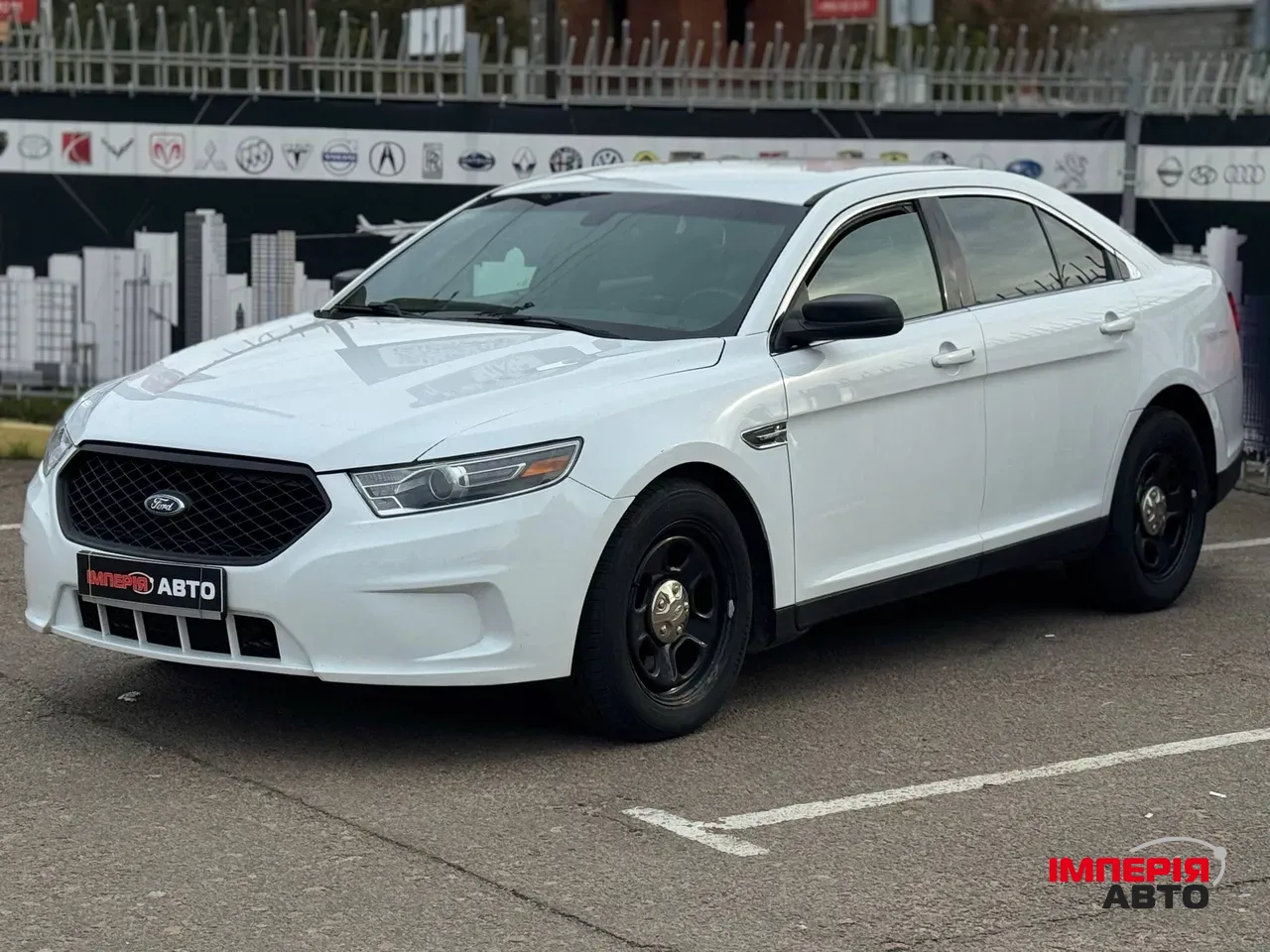 Ford Taurus - фото 1