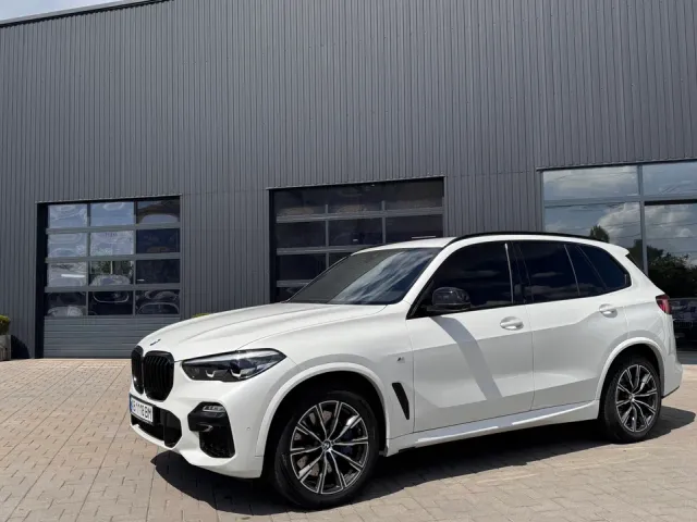 BMW X5 - фото 1