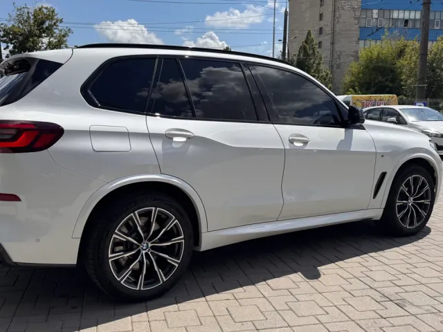 BMW X5 - фото 3