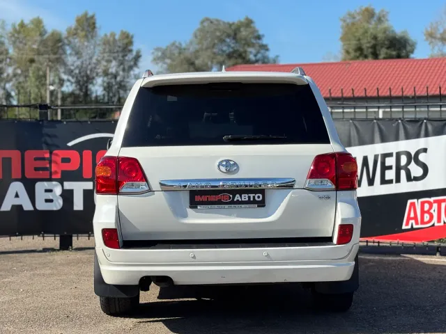Toyota Land Cruiser - фото 3