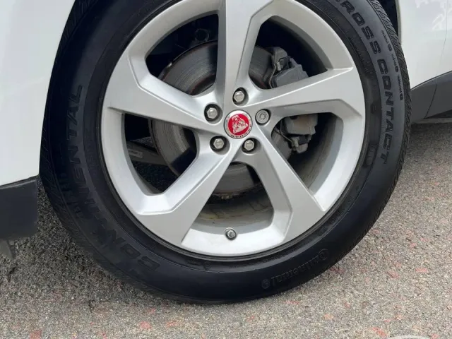Jaguar F-Pace - фото 4