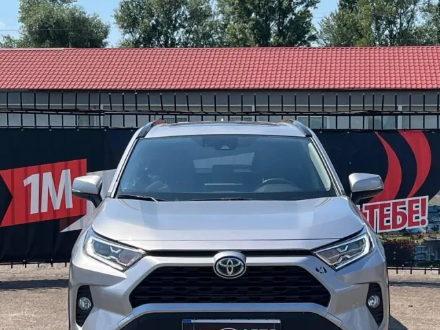 Toyota RAV4 - фото 5