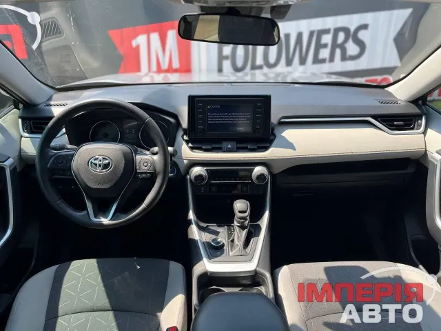 Toyota RAV4 - фото 3