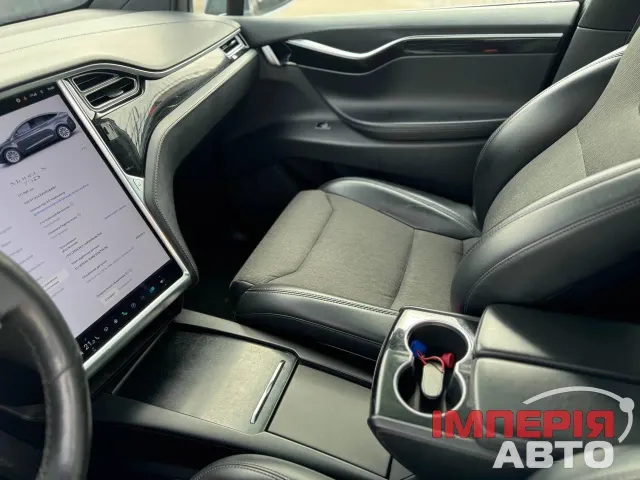 Tesla Model X - фото 2