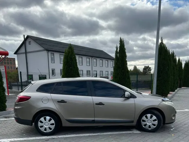 Renault Megane - фото 4