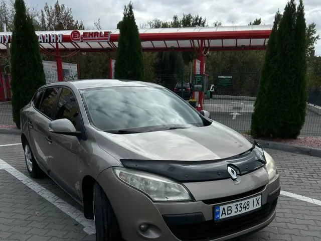 Renault Megane - фото 1