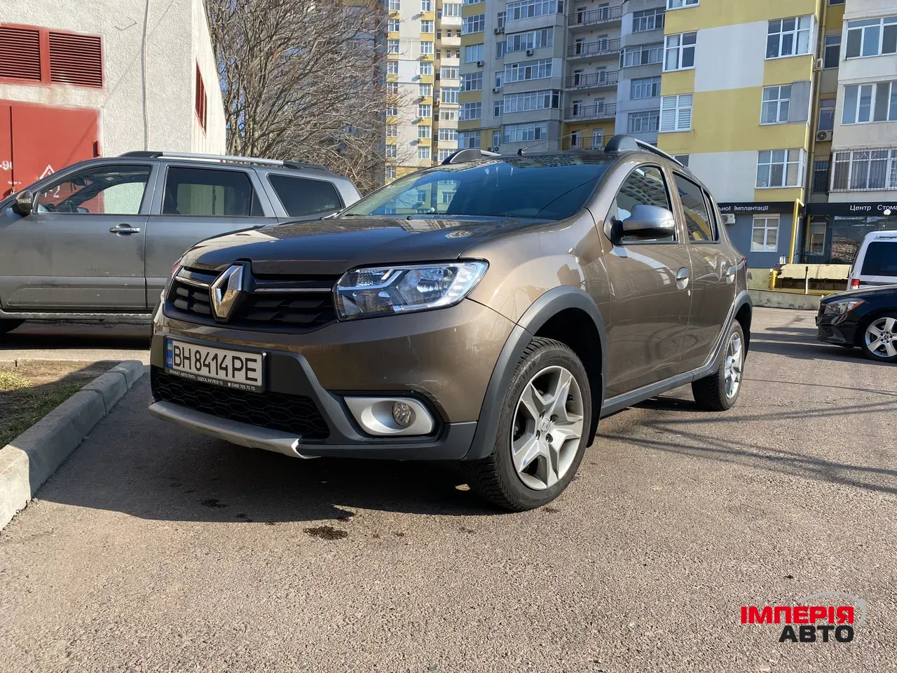 Renault Sandero - фото 1
