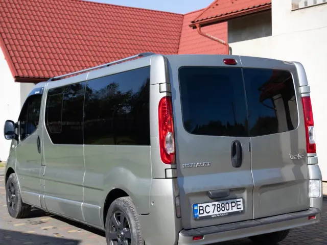 Renault Trafic - фото 4