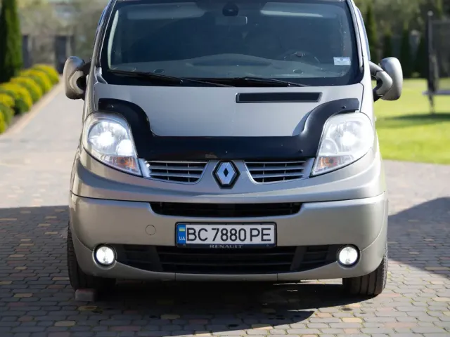 Renault Trafic - фото 2