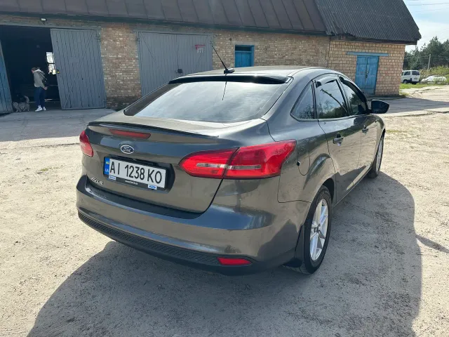 Ford Focus - фото 4