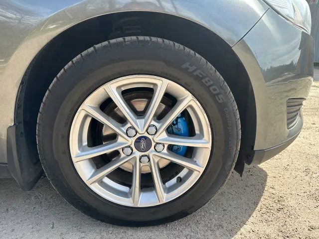 Ford Focus - фото 2