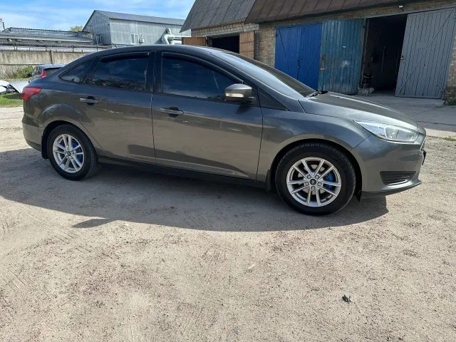 Ford Focus - фото 5