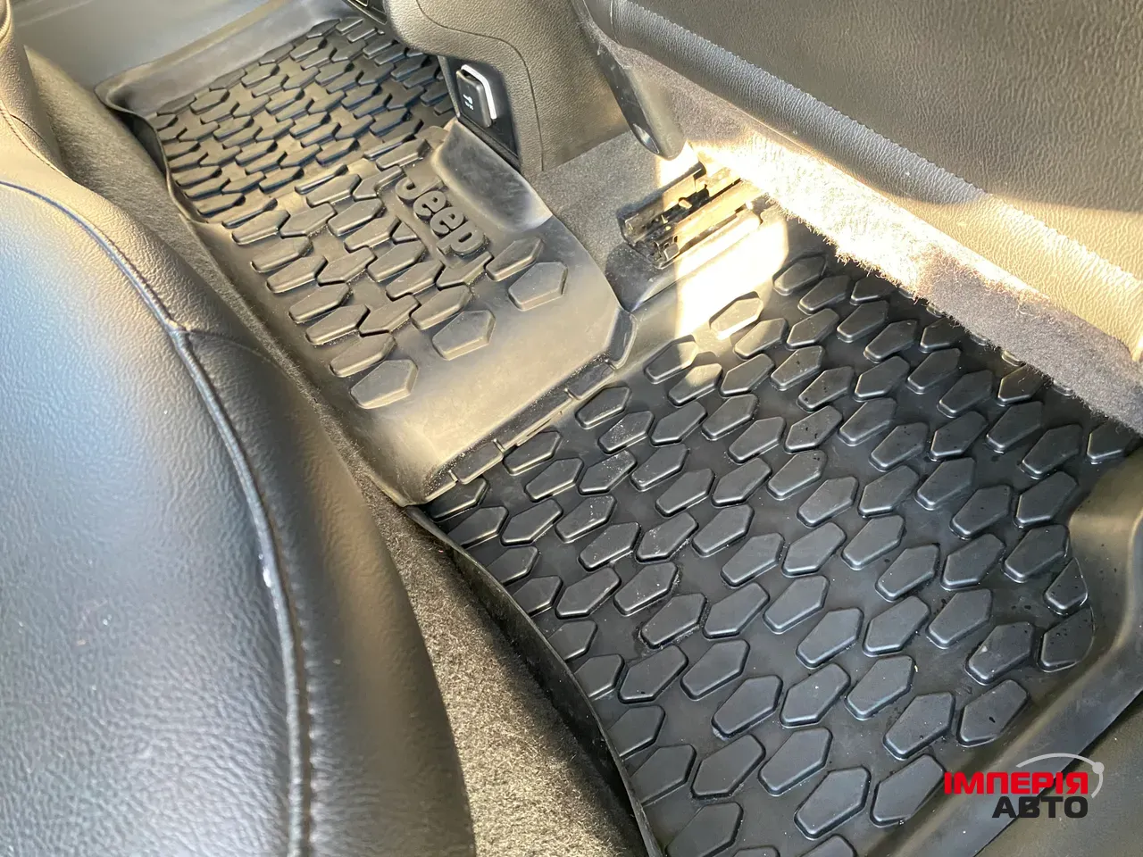 Jeep Compass - фото 23