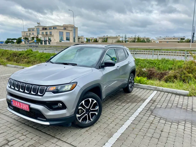 Jeep Compass - фото 1