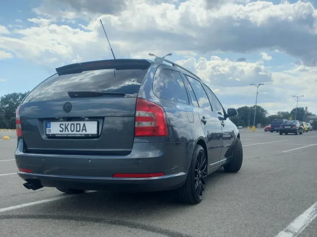 Skoda Octavia - фото 3
