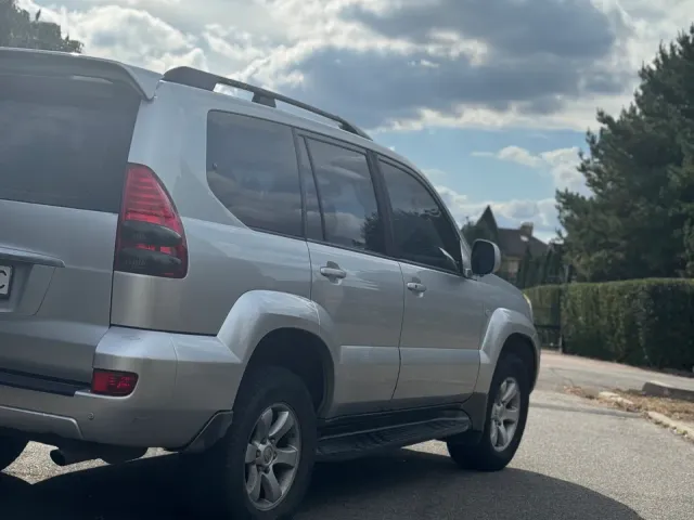 Toyota Land Cruiser Prado - фото 3