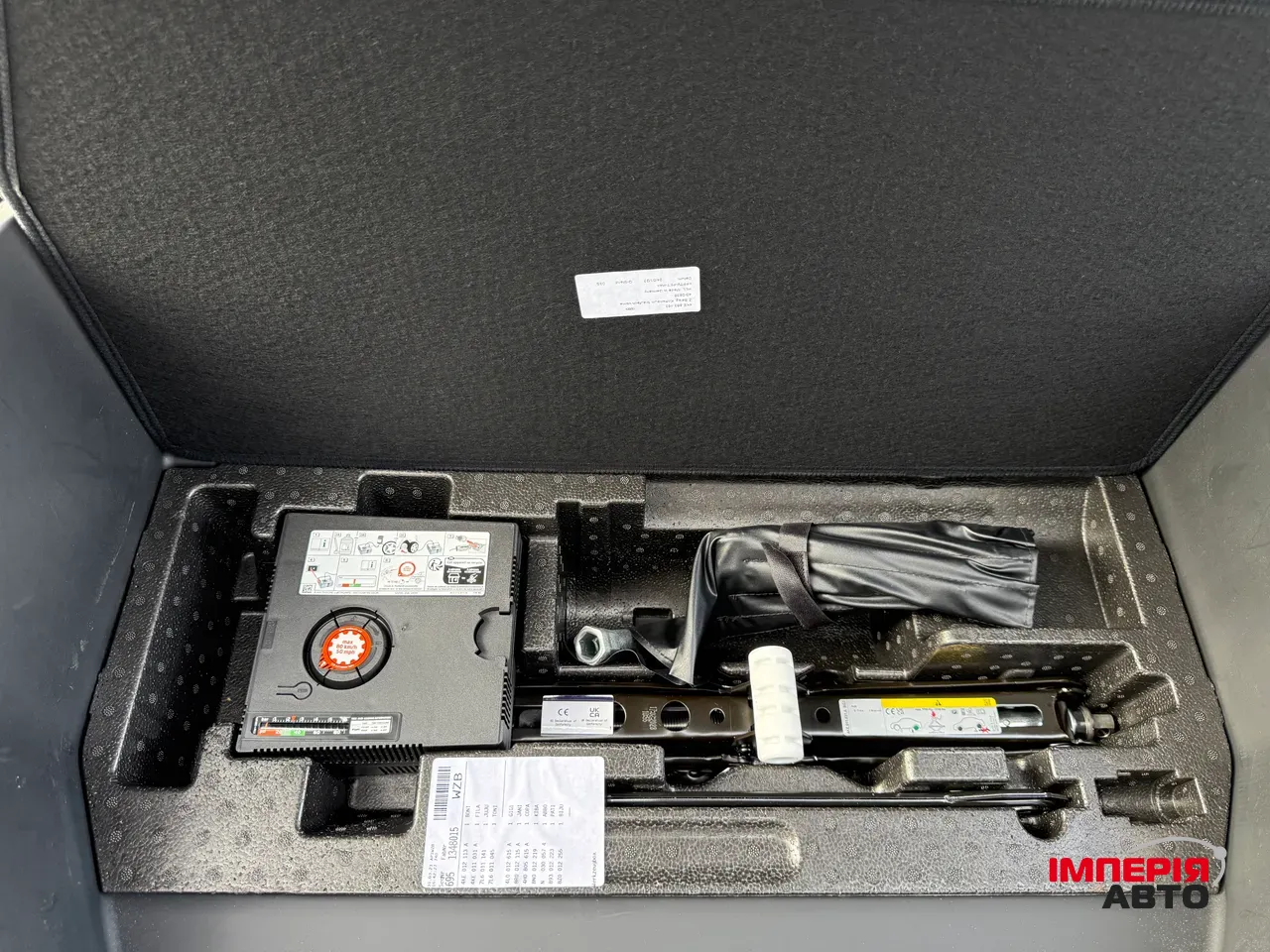 Audi Q8 e-tron - фото 18