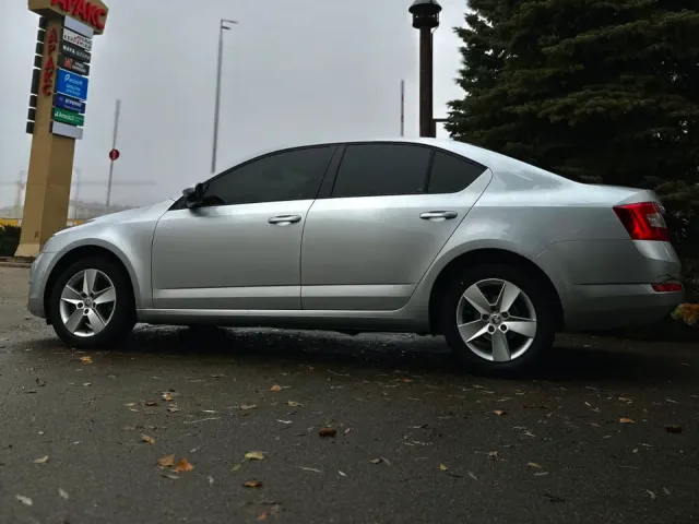 Skoda Octavia - фото 3